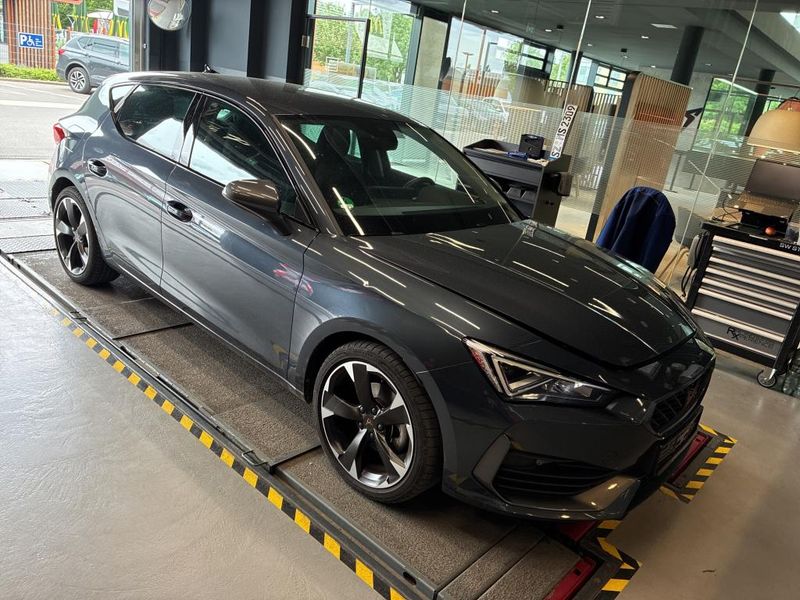 Cupra Leon 1.5 eTSI — zdjęcie 5