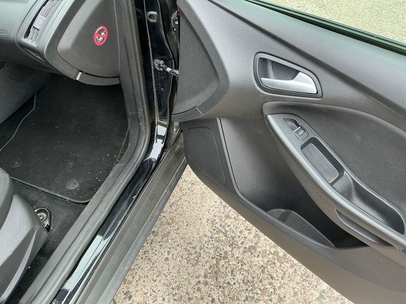 Ford Focus 1.5 TDCi Trend 2015 – снимка 37