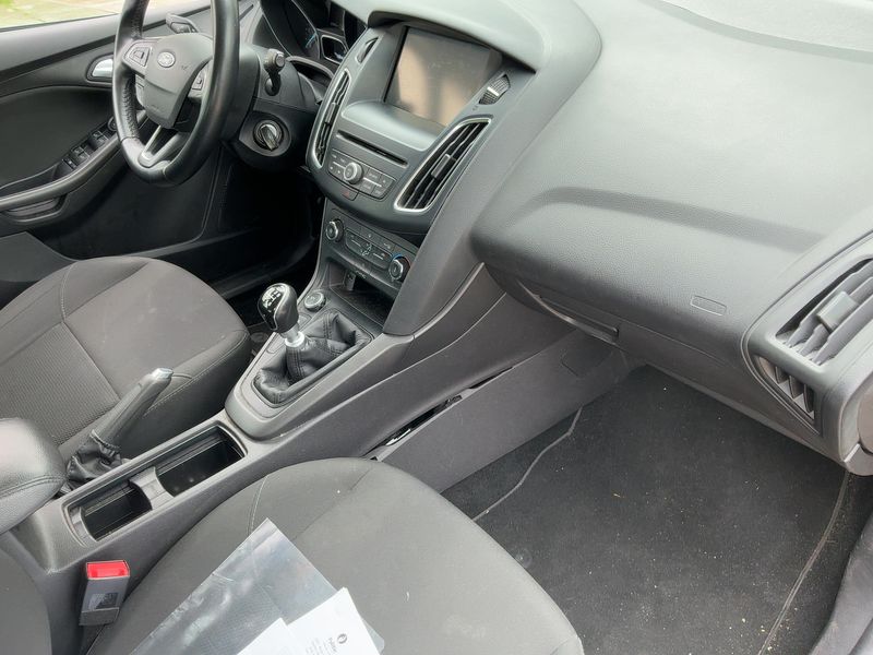 Ford Focus 1.5 TDCi Trend 2015 – снимка 17