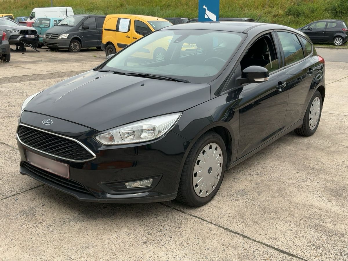 Ford Focus 2015 — photo 1