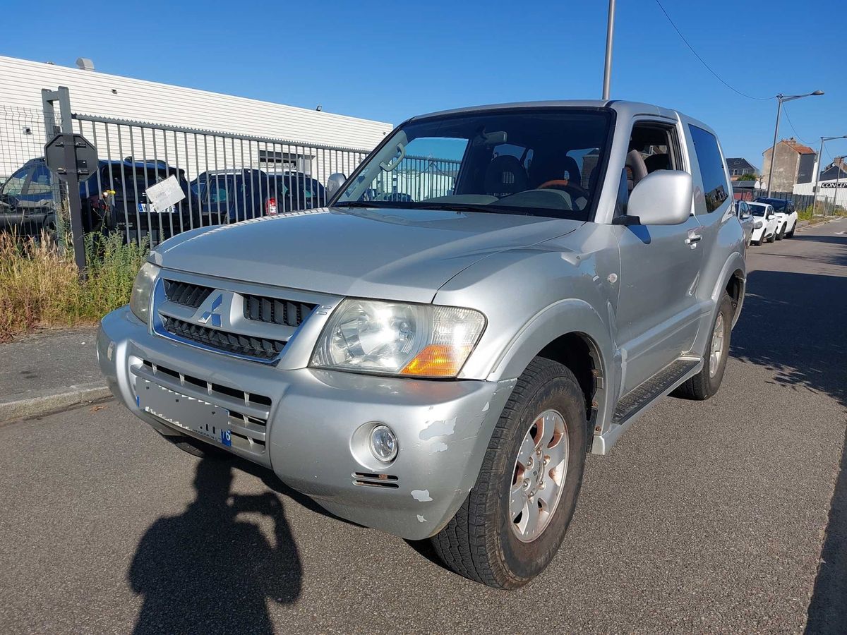 Mitsubishi Pajero 2003
