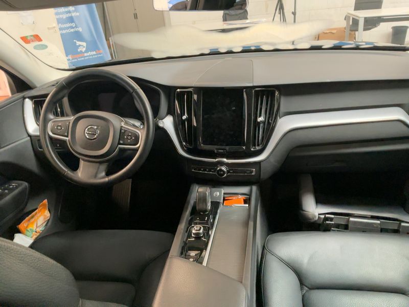 Volvo XC60 2.0 T6 Recharge Plug-in Hybrid Plus Dark AWD 2021 – снимка 17