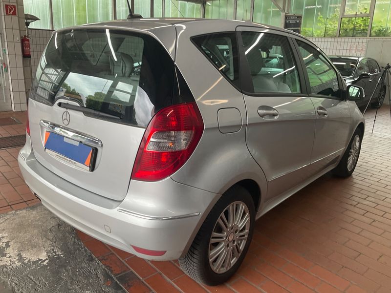 Mercedes-Benz A-Klasse A 180 Elegance 2011 – снимка 2