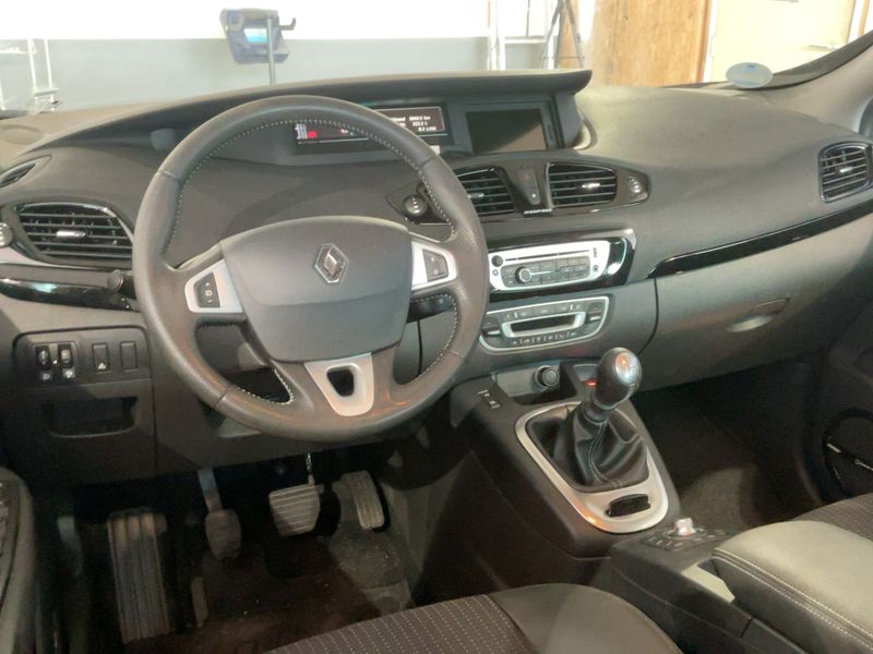 Renault Scenic 1.4 TCe BOSE Edition — zdjęcie 12