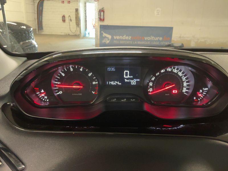 Peugeot 208 1.2 VTi Access 2013 – снимка 4
