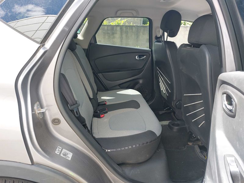 Renault Captur 1.5 dCi Energy Intens — zdjęcie 14