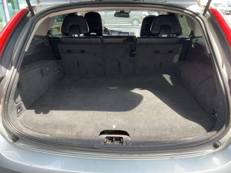 Volvo V60 2.4 D6 Plug-in Hybrid Summum AWD — zdjęcie 10