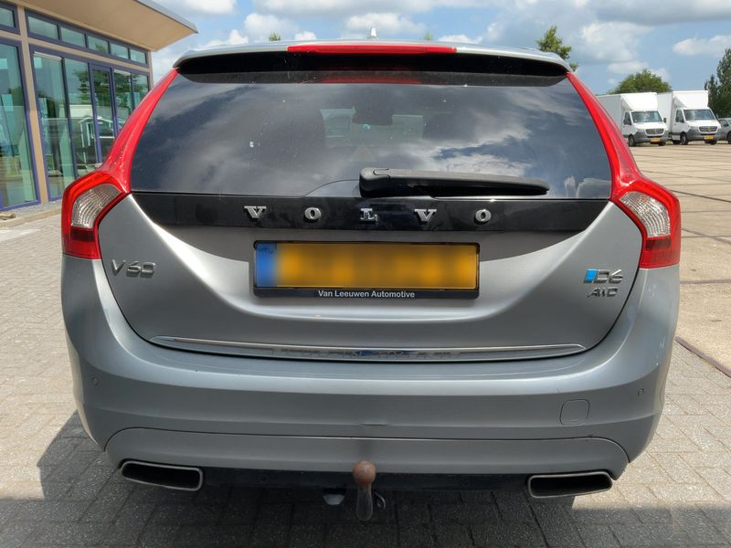 Volvo V60 2.4 D6 Plug-in Hybrid Summum AWD — zdjęcie 5