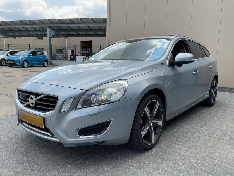 Volvo V60 2.4 D6 Plug-in Hybrid Summum AWD