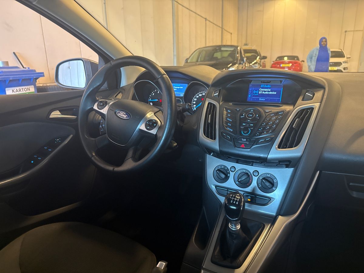 Ford Focus 2014 — photo 6