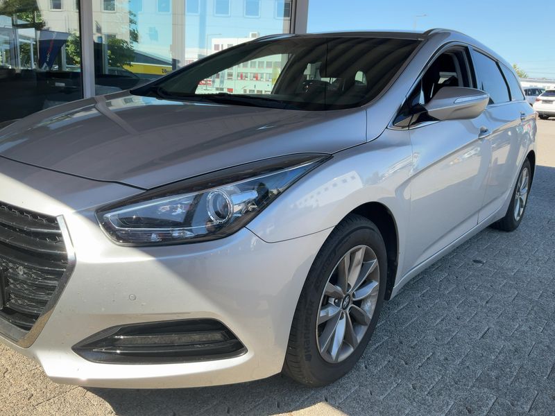 Hyundai i40 1.6 Trend Blue — zdjęcie 2