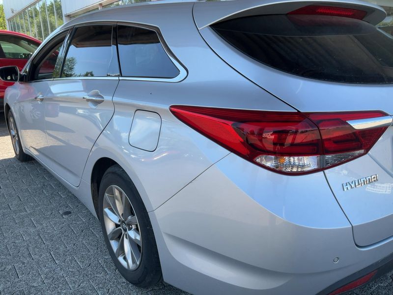 Hyundai i40 1.6 Trend Blue — zdjęcie 3