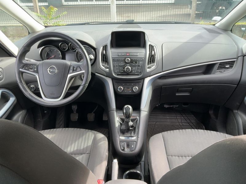 Opel Zafira Tourer 1.6 CDTI DPF Edition — zdjęcie 12