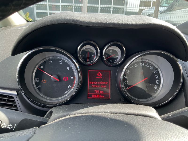 Opel Zafira Tourer 1.6 CDTI DPF Edition — zdjęcie 13
