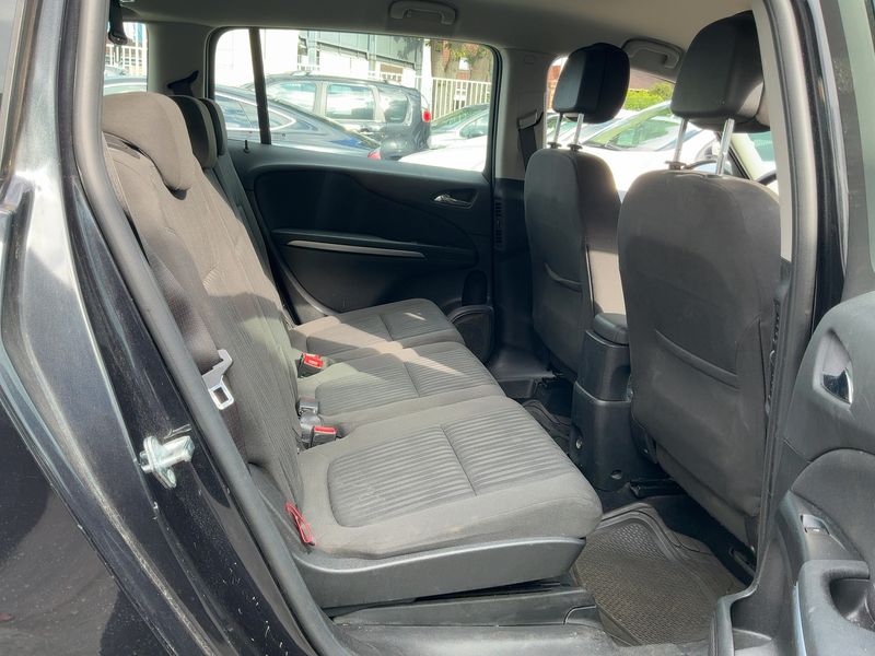 Opel Zafira Tourer 1.6 CDTI DPF Edition — zdjęcie 14