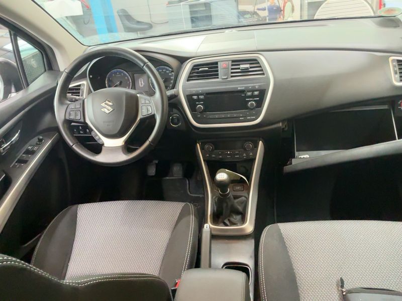 Suzuki SX4 S-Cross 1.6 Top 2WD — zdjęcie 12