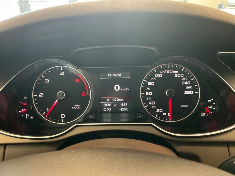 Audi A4 2.0 TDI Attraction — zdjęcie 13