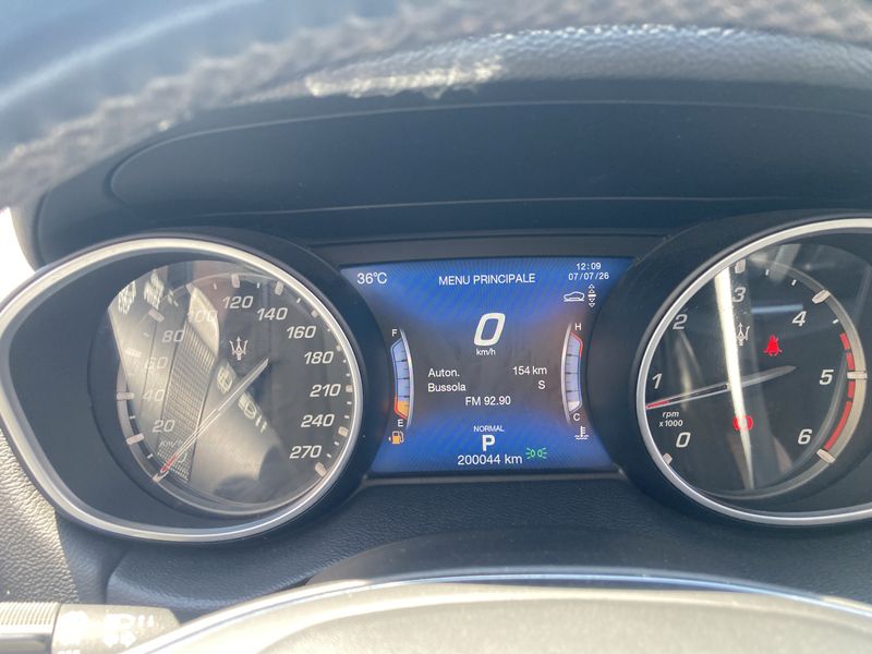 Maserati Levante 3.0 V6 Diesel — zdjęcie 12