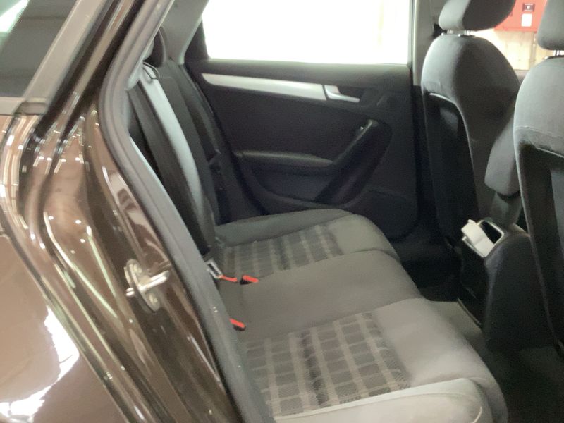 Audi A4 2.0 TDI Ambition 2012 – снимка 19