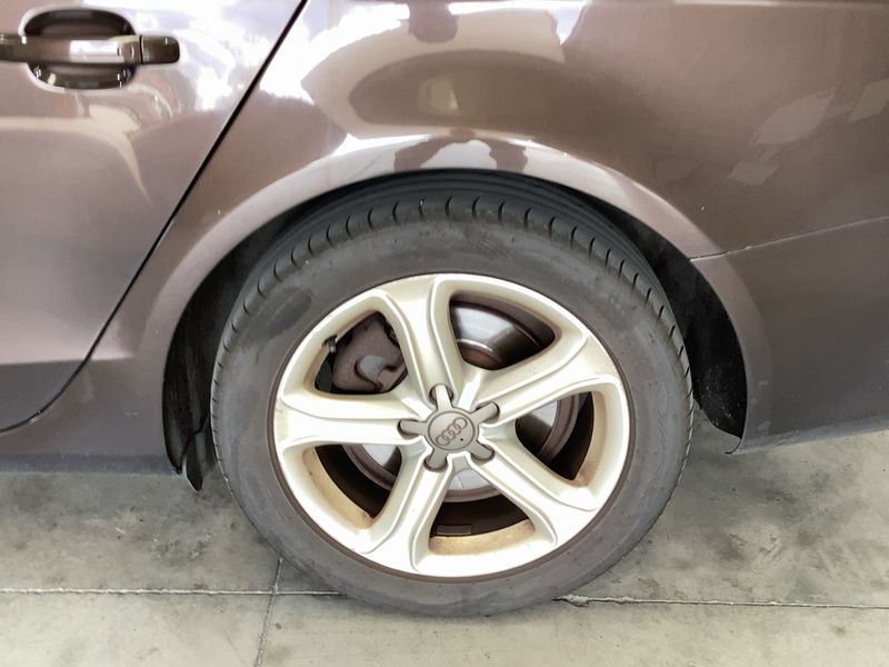 Audi A4 2.0 TDI Ambition 2012 – снимка 5