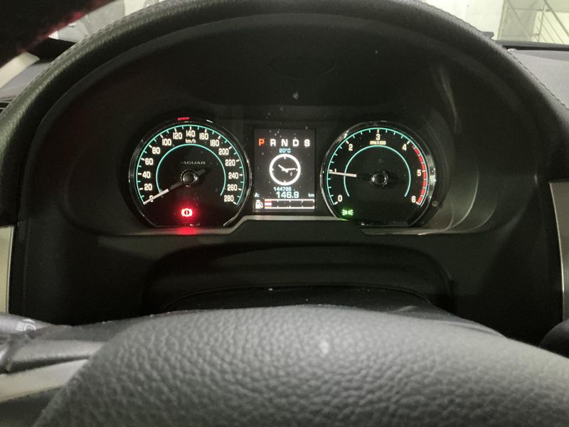 Jaguar XF 2.2 D — zdjęcie 13
