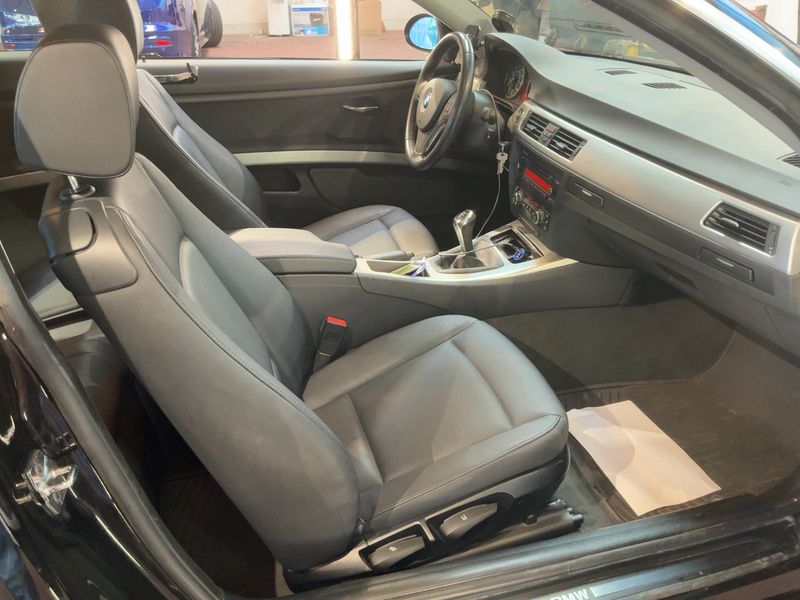 BMW 3er 330i 2010 – снимка 17