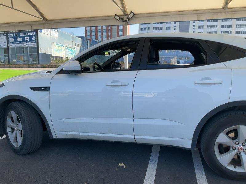 Jaguar E-Pace D150 R-Dynamic AWD — zdjęcie 4