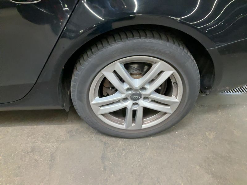 Audi A4 2.0 TDI quattro Attraction 2015 – снимка 5