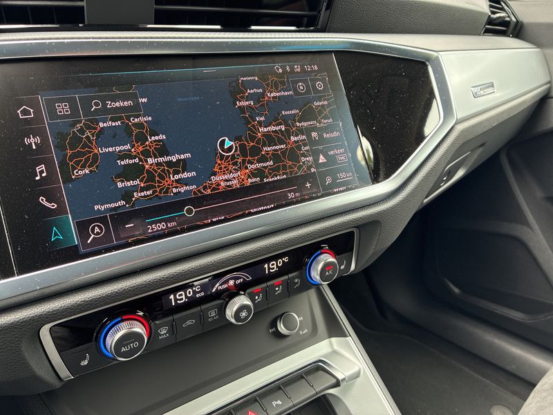 Audi Q3 Sportback 35 TFSI Mild-Hybrid S line — zdjęcie 13