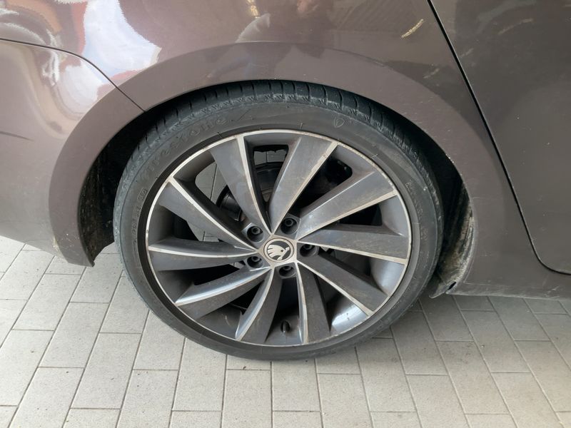 Skoda Octavia 2.0 TDI Laurin & Klement 2017 – снимка 9