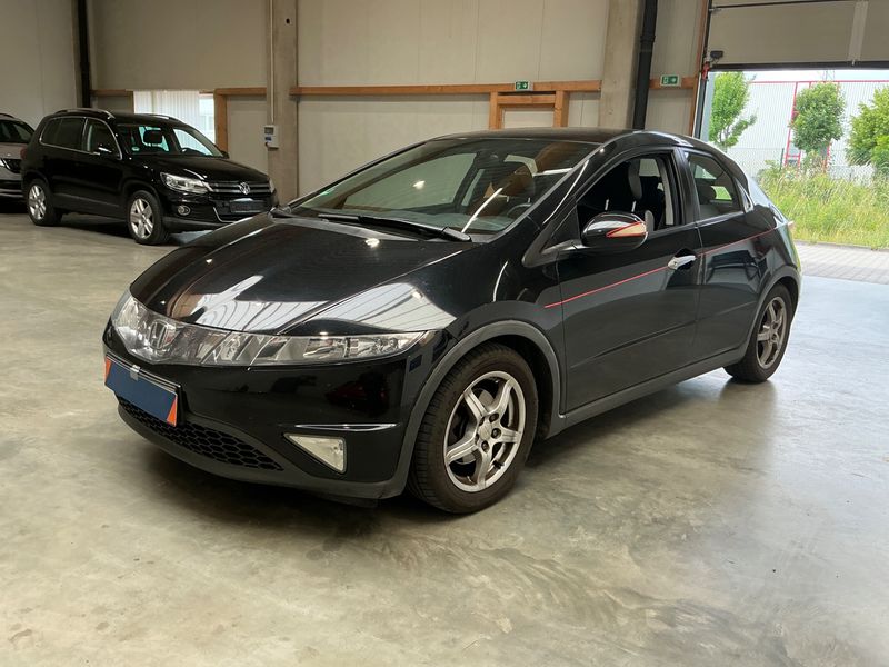 Honda Civic 1.8 VTEC Comfort — zdjęcie 1