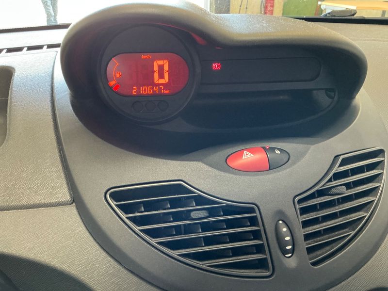 Renault Twingo 1.2 Authentique — zdjęcie 13