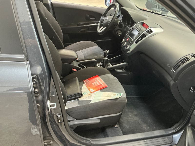 Kia cee'd 1.4 Edition 7 — zdjęcie 3