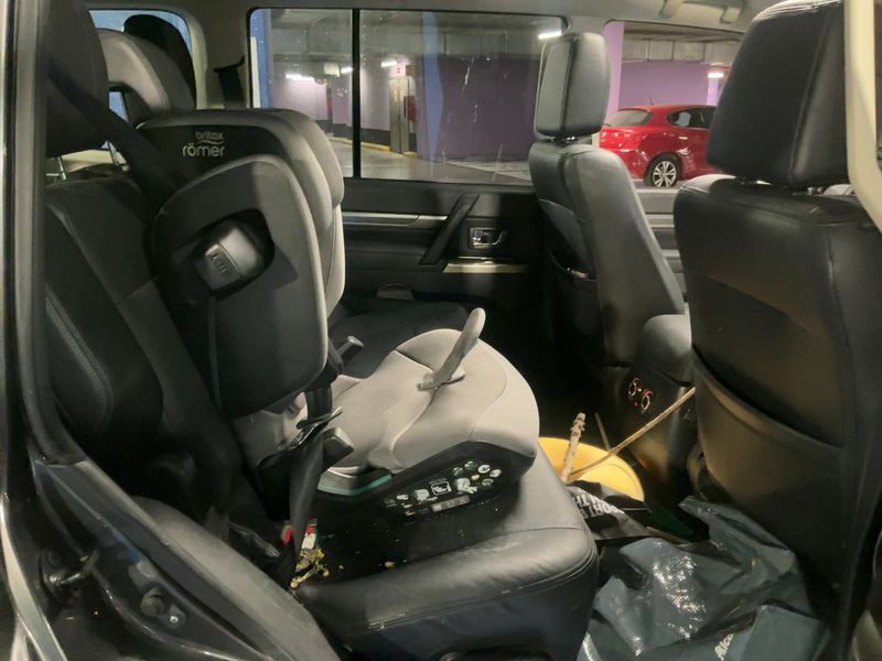 Mitsubishi Pajero 3.2 DI-D Kaiteki — zdjęcie 14