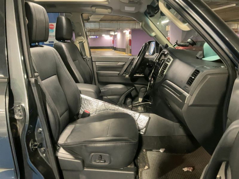 Mitsubishi Pajero 3.2 DI-D Kaiteki — zdjęcie 11