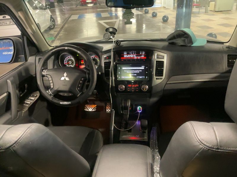 Mitsubishi Pajero 3.2 DI-D Kaiteki — zdjęcie 12