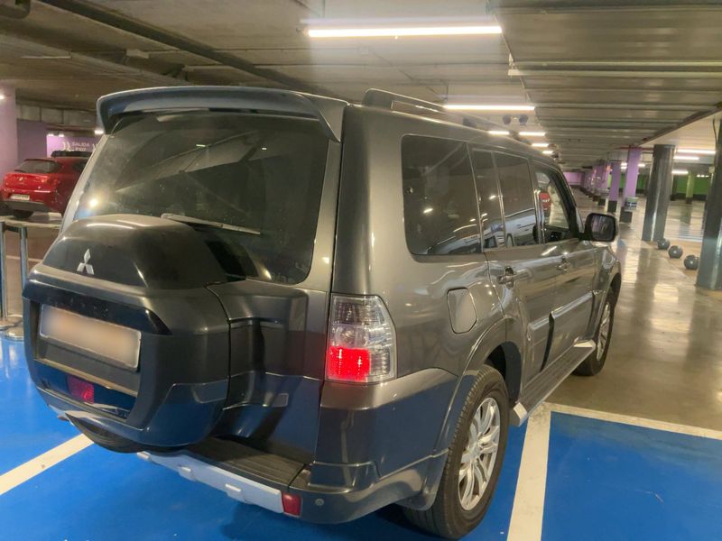 Mitsubishi Pajero 3.2 DI-D Kaiteki — zdjęcie 6