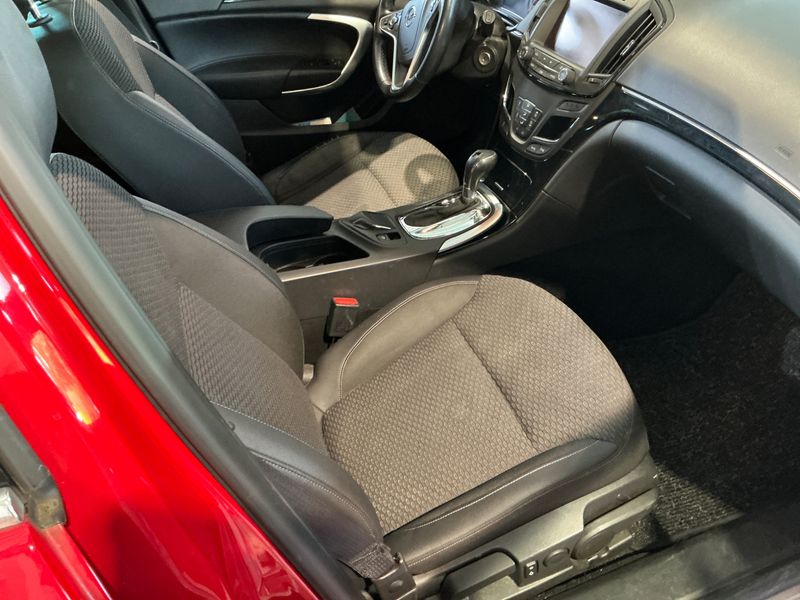 Opel Insignia Sports Tourer 2.0 CDTI Biturbo Innovation 4x4 2013 – снимка 24
