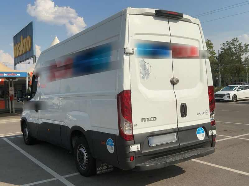 Iveco Daily 2.3 Diesel HKa 33 S V Radstand 3520 L — zdjęcie 3