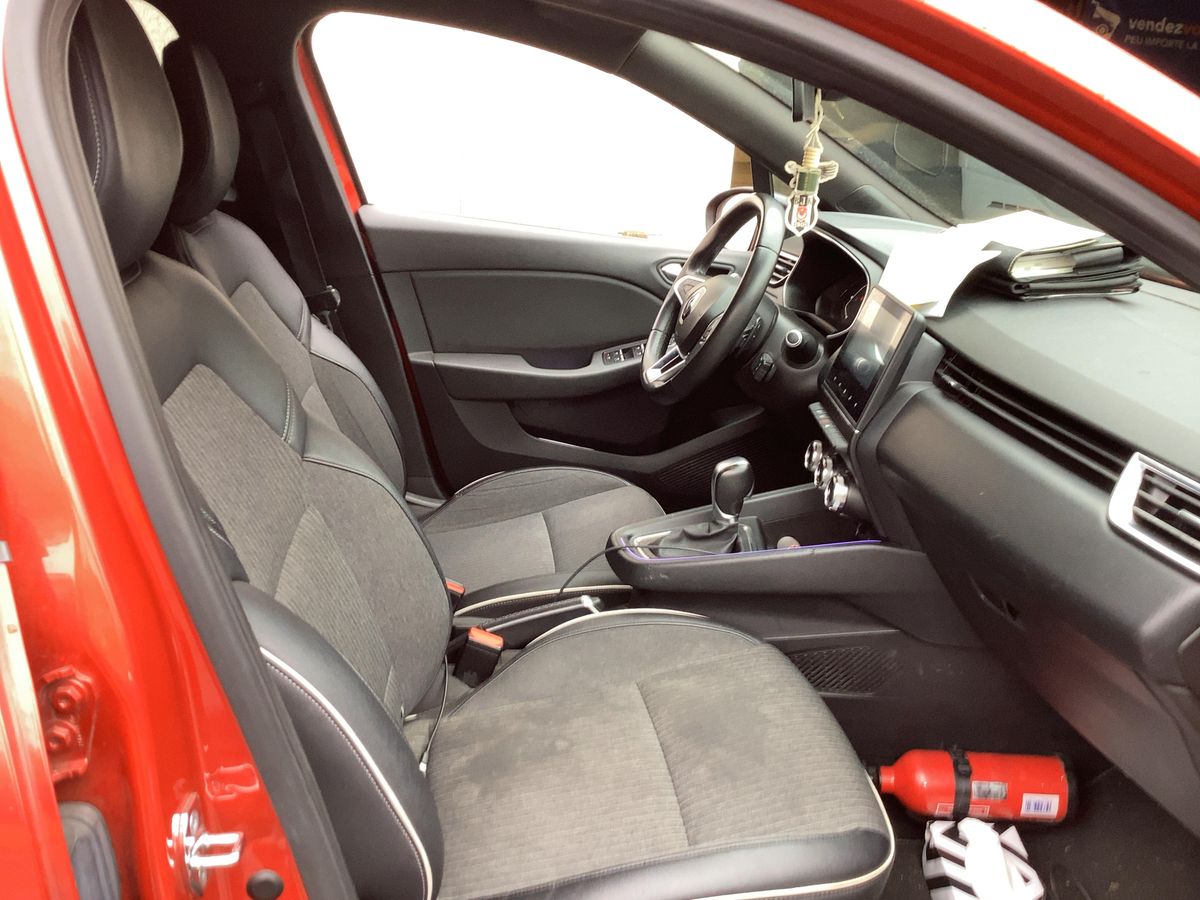 Renault Clio 2020 — photo 17