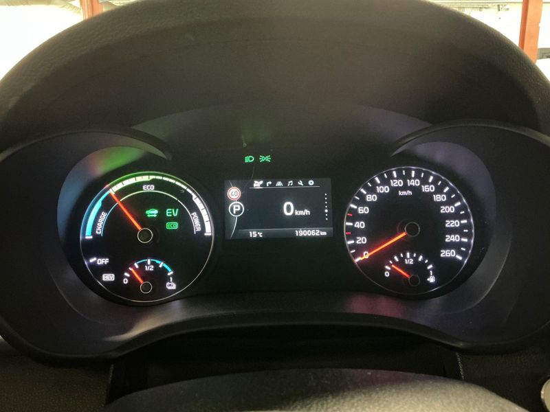 Kia Optima 2.0 Hybrid Attract — zdjęcie 13