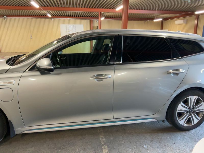 Kia Optima 2.0 Hybrid Attract — zdjęcie 4