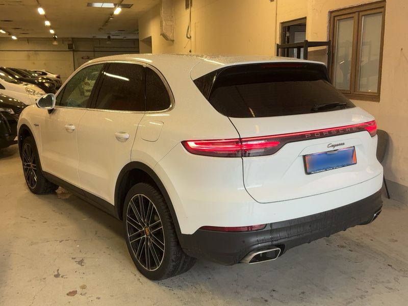 Porsche Cayenne E-Hybrid — zdjęcie 3