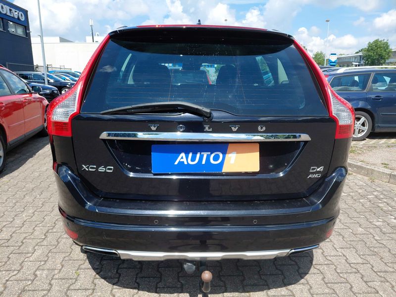 Volvo XC60 2.4 D4 Momentum AWD — zdjęcie 4