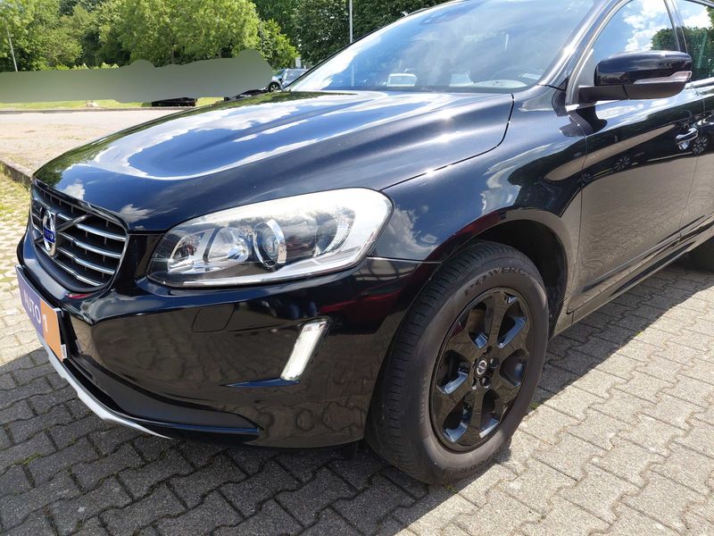 Volvo XC60 2.4 D4 Momentum AWD — zdjęcie 2