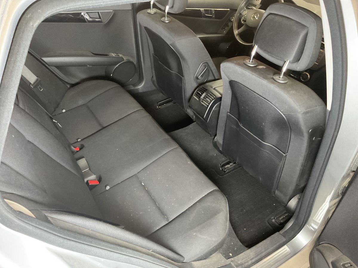 Mercedes-Benz C-Klasse 2010 — photo 40
