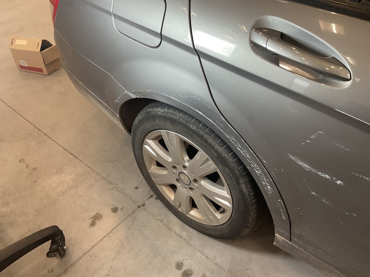 Mercedes-Benz C-Klasse 2010 — photo 31