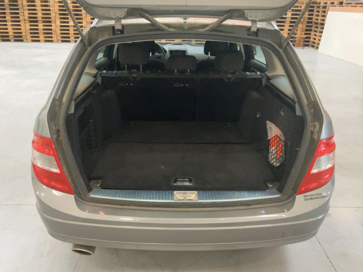 Mercedes-Benz C-Klasse 2010 — photo 16