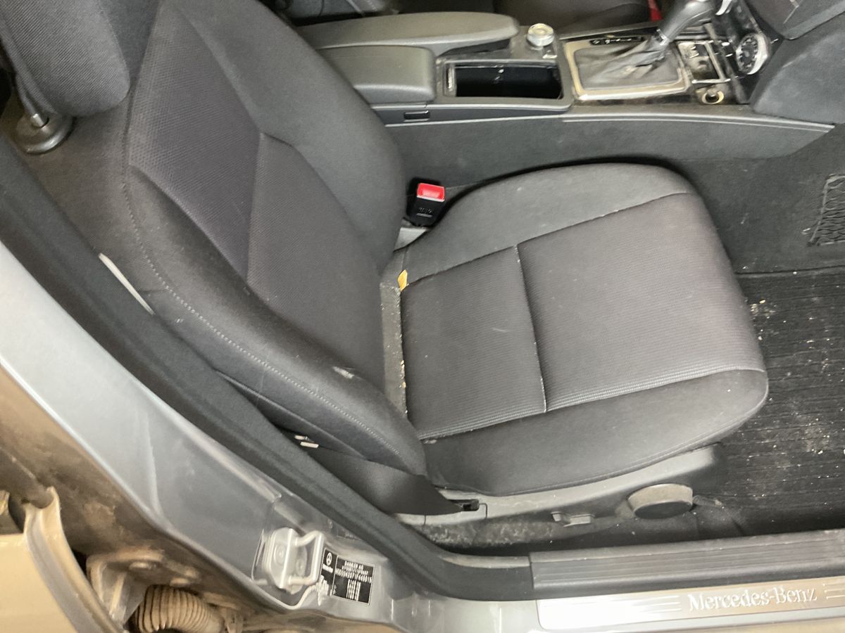 Mercedes-Benz C-Klasse 2010 — photo 43