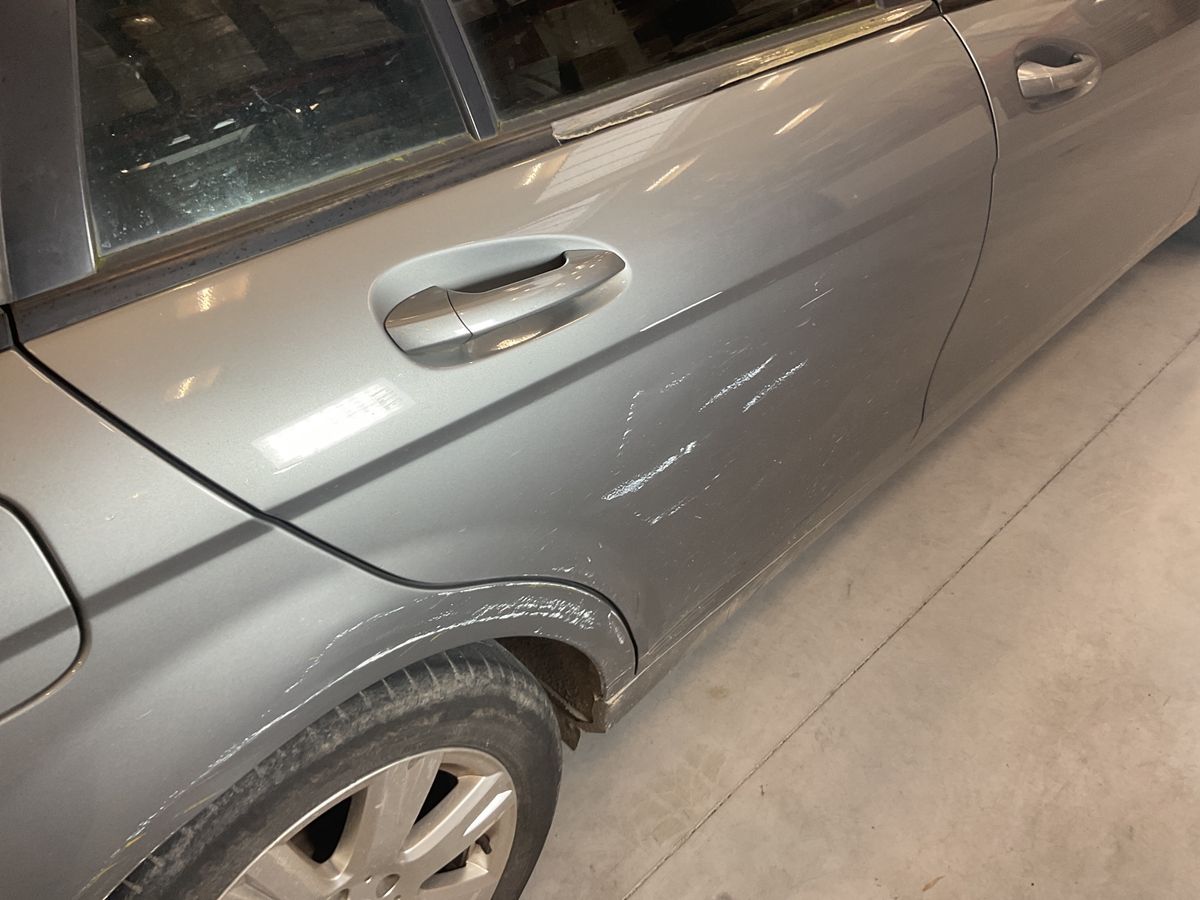 Mercedes-Benz C-Klasse 2010 — photo 33